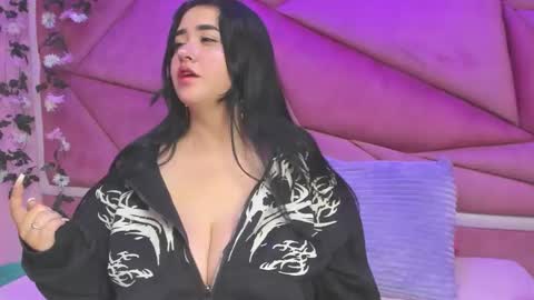 Victoria online show from November 24, 8:19 pm