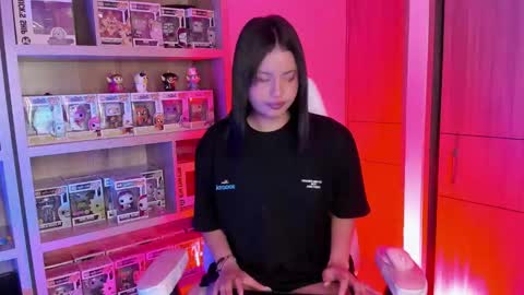 Snapshot of victoria_se chatting on November 30, 3:21 am Victoria online show from November 30, 3:21 am