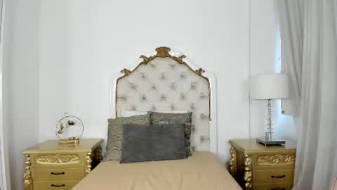 Snapshot of victoria_vallejo chatting on June 15, 11:34 am victoria online show from June 15, 11:34 am