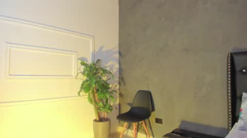 Snapshot of victoria_vallejo_01 chatting on June 27, 12:22 pm Victoria online show from June 27, 12:22 pm