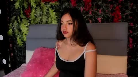 Snapshot of victoriaa2_doll chatting on June 16, 12:08 pm victoriaa2_doll online show from June 16, 12:08 pm
