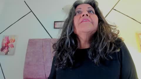 victoriaa_anderson_ online show from January 9, 12:30 pm