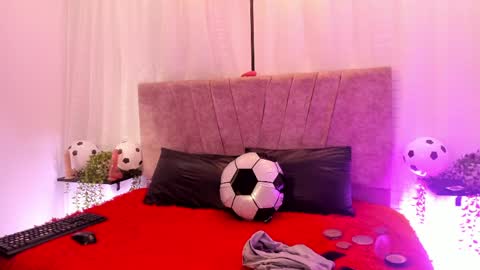 Snapshot of victoriaa_anderson_ chatting on June 9, 12:06 pm victoriaa_anderson_ online show from June 9, 12:06 pm