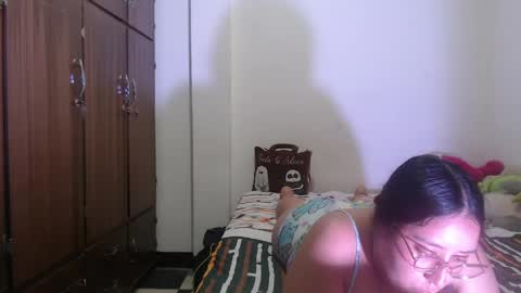 Victoria Silva online show from May 22, 8:53 am
