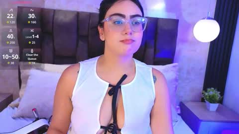 Victoria Andrade online show from March 24, 12:21 pm