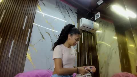 Snapshot of victoriaduarte chatting on October 2, 7:54 pm Victoria online show from October 2, 7:54 pm