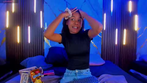 Snapshot of victoriaduarte chatting on November 7, 8:42 pm Victoria online show from November 7, 8:42 pm