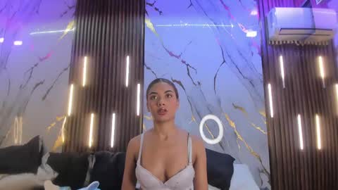 Snapshot of victoriaduarte chatting on May 10, 12:54 pm Victoria online show from May 10, 12:54 pm