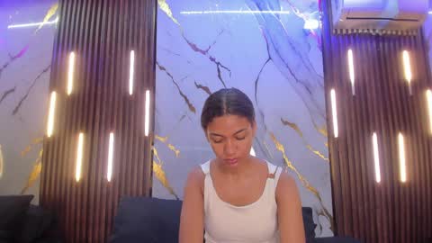 Snapshot of victoriaduarte chatting on May 17, 12:56 pm Victoria online show from May 17, 12:56 pm
