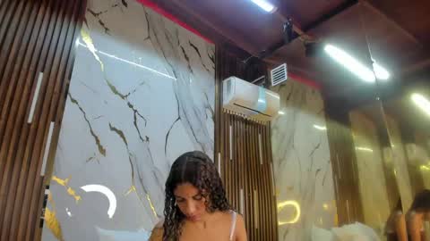 Snapshot of victoriaduarte chatting on May 20, 8:26 pm Victoria online show from May 20, 8:26 pm