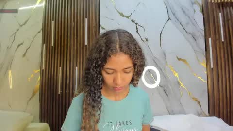 Snapshot of victoriaduarte chatting on May 21, 8:16 pm Victoria online show from May 21, 8:16 pm