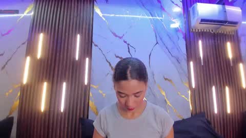 Snapshot of victoriaduarte chatting on May 28, 8:28 pm Victoria online show from May 28, 8:28 pm