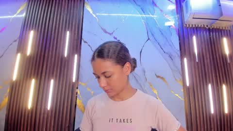 Snapshot of victoriaduarte chatting on May 30, 8:06 pm Victoria online show from May 30, 8:06 pm