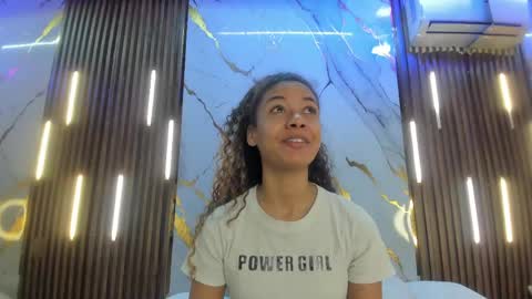Snapshot of victoriaduarte chatting on June 5, 8:14 pm Victoria online show from June 5, 8:14 pm