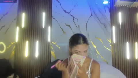Snapshot of victoriaduarte chatting on June 25, 8:35 pm Victoria online show from June 25, 8:35 pm