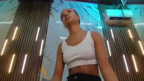Snapshot of victoriaduarte chatting on July 18, 8:01 pm Victoria online show from July 18, 8:01 pm