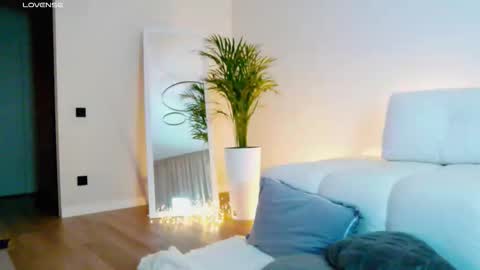 Snapshot of victoriafalls chatting on December 17, 5:13 am Miss V online show from December 17, 5:13 am