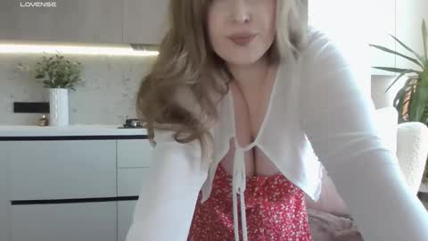 Miss V online show from May 5, 12:35 pm