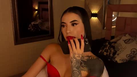 VICTORIA online show from February 25, 10:50 pm