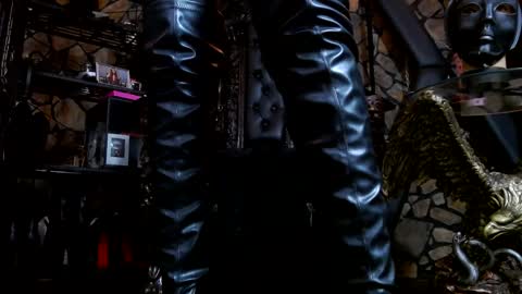 Snapshot of victoriaheller chatting on January 22, 5:59 am Victoria Heller online show from January 22, 5:59 am