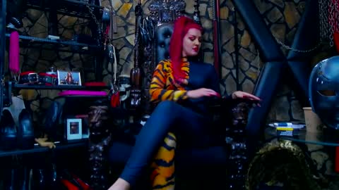 Snapshot of victoriaheller chatting on January 29, 7:04 am Victoria Heller online show from January 29, 7:04 am