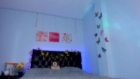 Snapshot of victorialarson2 chatting on October 10, 2:16 pm Victoria Larson - Independient Model online show from October 10, 2:16 pm