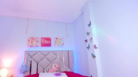 Snapshot of victorialarson2 chatting on November 14, 3:44 pm Victoria Larson - Independient Model online show from November 14, 3:44 pm