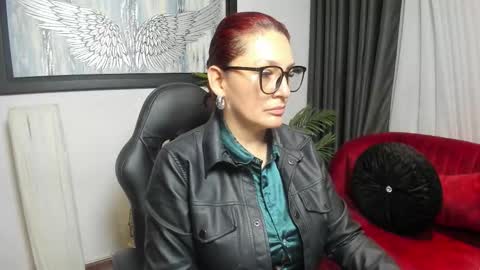 victoriapaker online show from March 3, 11:38 am