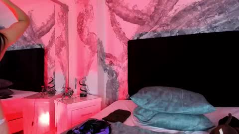 victoriasanz_ online show from December 19, 6:09 am