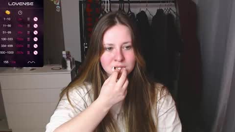 Snapshot of victoriassecrets_ chatting on February 4, 7:09 pm victoriassecrets_ online show from February 4, 7:09 pm