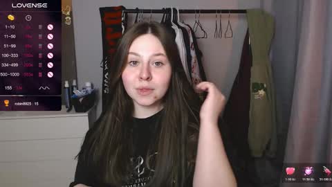 Snapshot of victoriassecrets_ chatting on February 19, 12:45 pm victoriassecrets_ online show from February 19, 12:45 pm