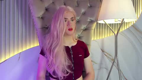 Snapshot of victoriastrom_ chatting on May 23, 2:21 pm victoriastrom online show from May 23, 2:21 pm