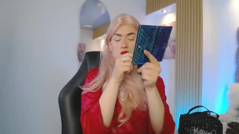 Snapshot of victoriastrom_ chatting on May 29, 12:58 pm victoriastrom online show from May 29, 12:58 pm