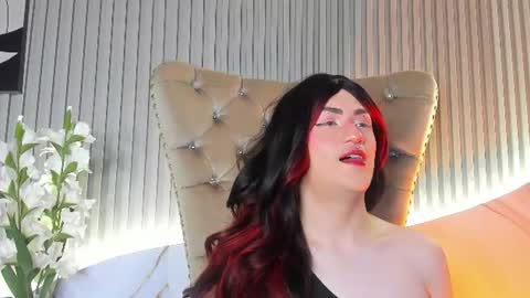 Snapshot of victoriastrom_ chatting on June 17, 1:01 pm victoriastrom online show from June 17, 1:01 pm
