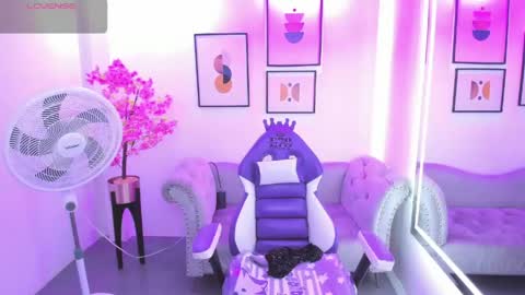 Snapshot of victoriia_doll chatting on May 13, 12:24 pm Victoria. online show from May 13, 12:24 pm