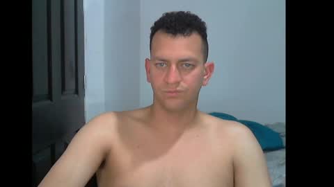 victormanuelq_1 online show from March 17, 8:45 pm