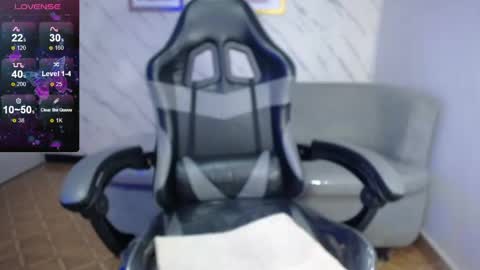 Live 1000pm 600am COLOMBIAN HOUR online show from April 25, 2:14 pm