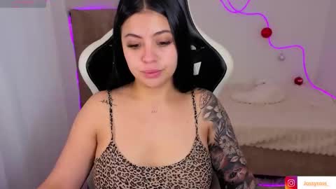 V  I C  T O R I A  online show from November 28, 5:04 pm