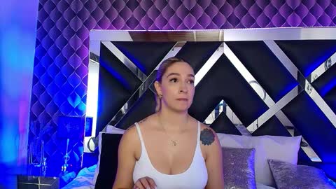 Snapshot of victtoria_lee chatting on October 24, 9:22 pm victtoria lee online show from October 24, 9:22 pm