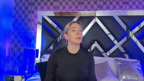 Snapshot of victtoria_lee chatting on December 1, 7:41 pm victtoria lee online show from December 1, 7:41 pm