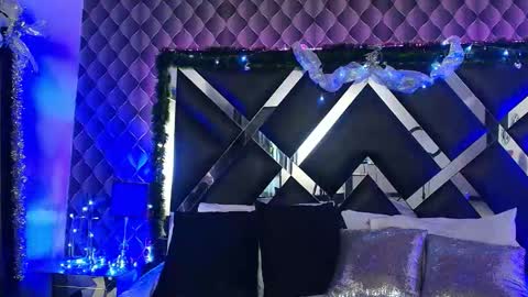 Snapshot of victtoria_lee chatting on December 5, 8:05 pm victtoria lee online show from December 5, 8:05 pm