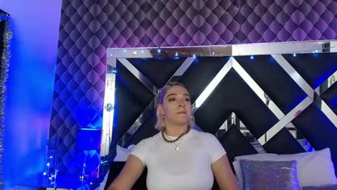 victtoria lee online show from July 18, 6:56 pm