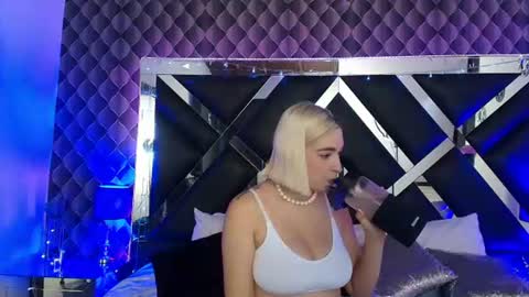 victtoria lee online show from July 23, 9:13 pm
