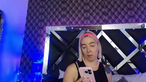 victtoria lee online show from July 25, 7:11 pm