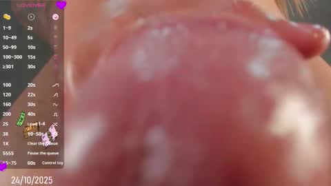 Snapshot of victtoria_parker chatting on October 24, 1:51 pm VICTORIA online show from October 24, 1:51 pm