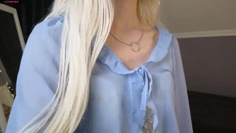 Snapshot of vienna_gones chatting on April 1, 1:41 pm Eva online show from April 1, 1:41 pm