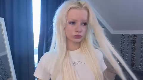 Snapshot of vienna_gones chatting on May 9, 12:32 pm Eva online show from May 9, 12:32 pm