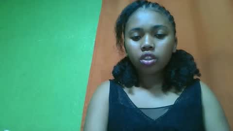 Snapshot of vierge28430 chatting on May 9, 6:40 am vierge28430 online show from May 9, 6:40 am