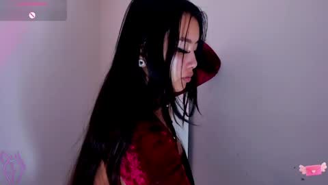 Snapshot of viioleett_cum chatting on May 15, 3:41 pm viioleett_cum online show from May 15, 3:41 pm