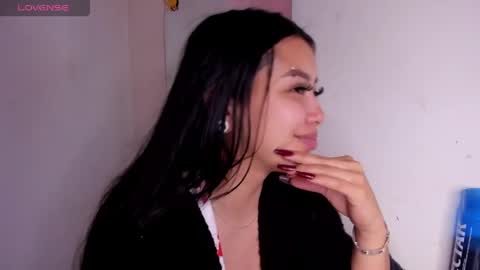 Snapshot of viioleett_cum chatting on June 9, 3:01 pm viioleett_cum online show from June 9, 3:01 pm